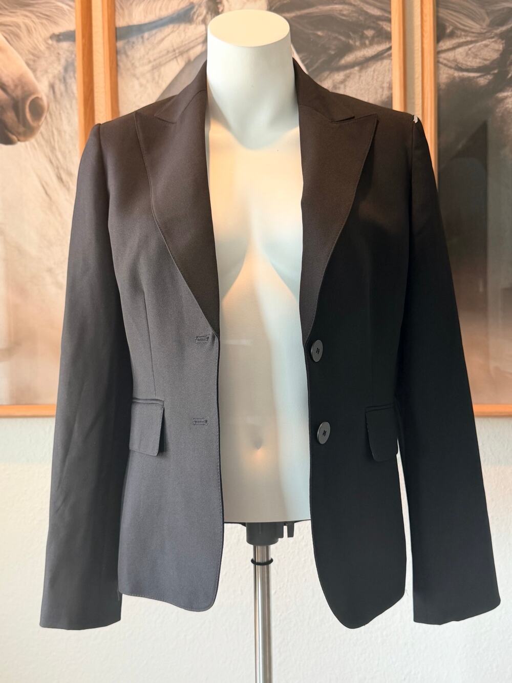0115 Anne Klein gray blazer with black buttons and pockets SIZE 8